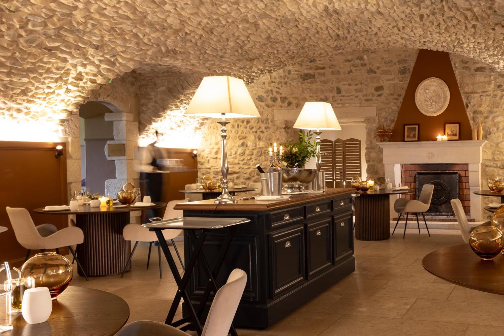 Chateau Les Oliviers De Salettes Charols 外观 照片