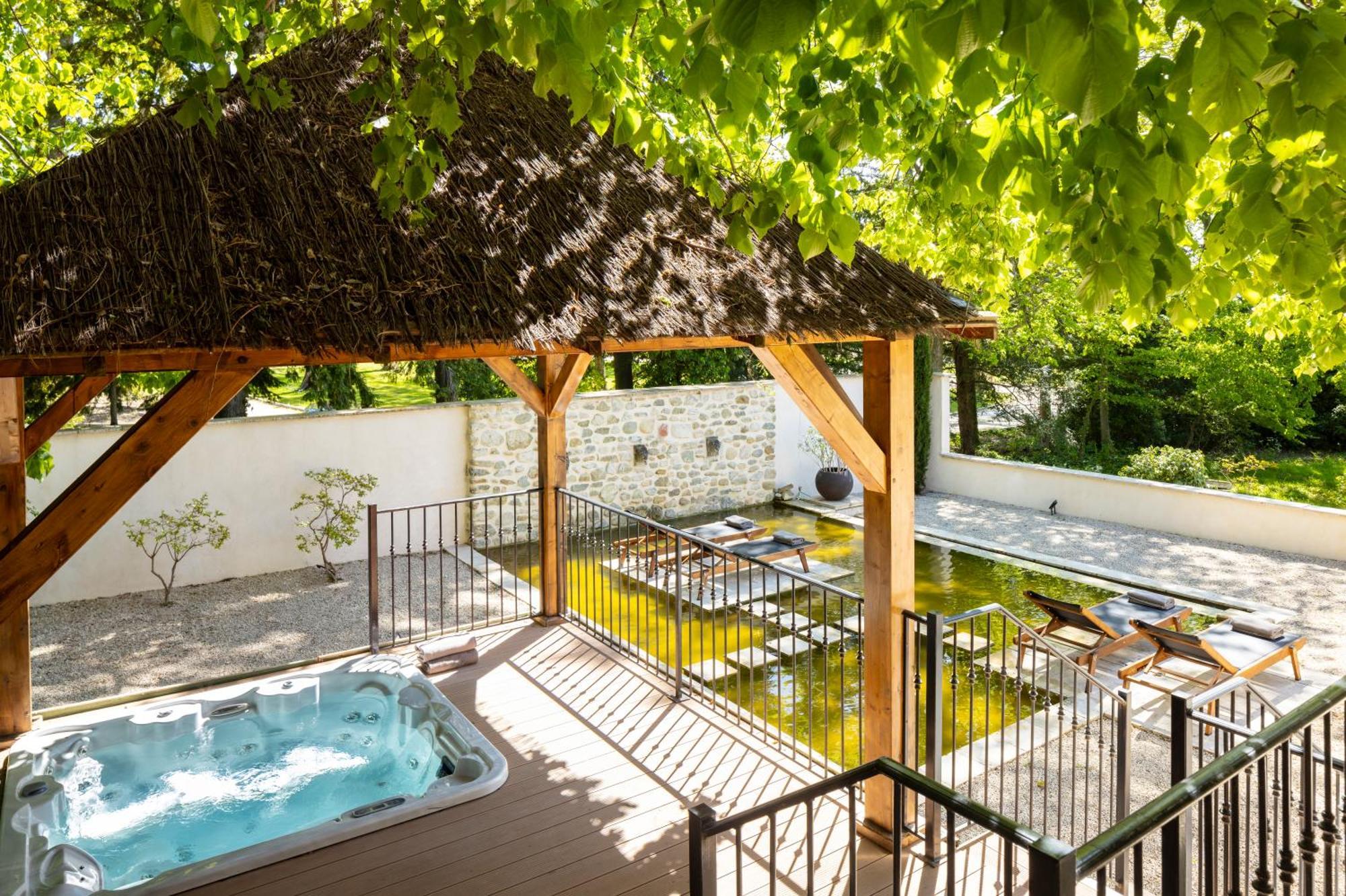 Chateau Les Oliviers De Salettes Charols 外观 照片