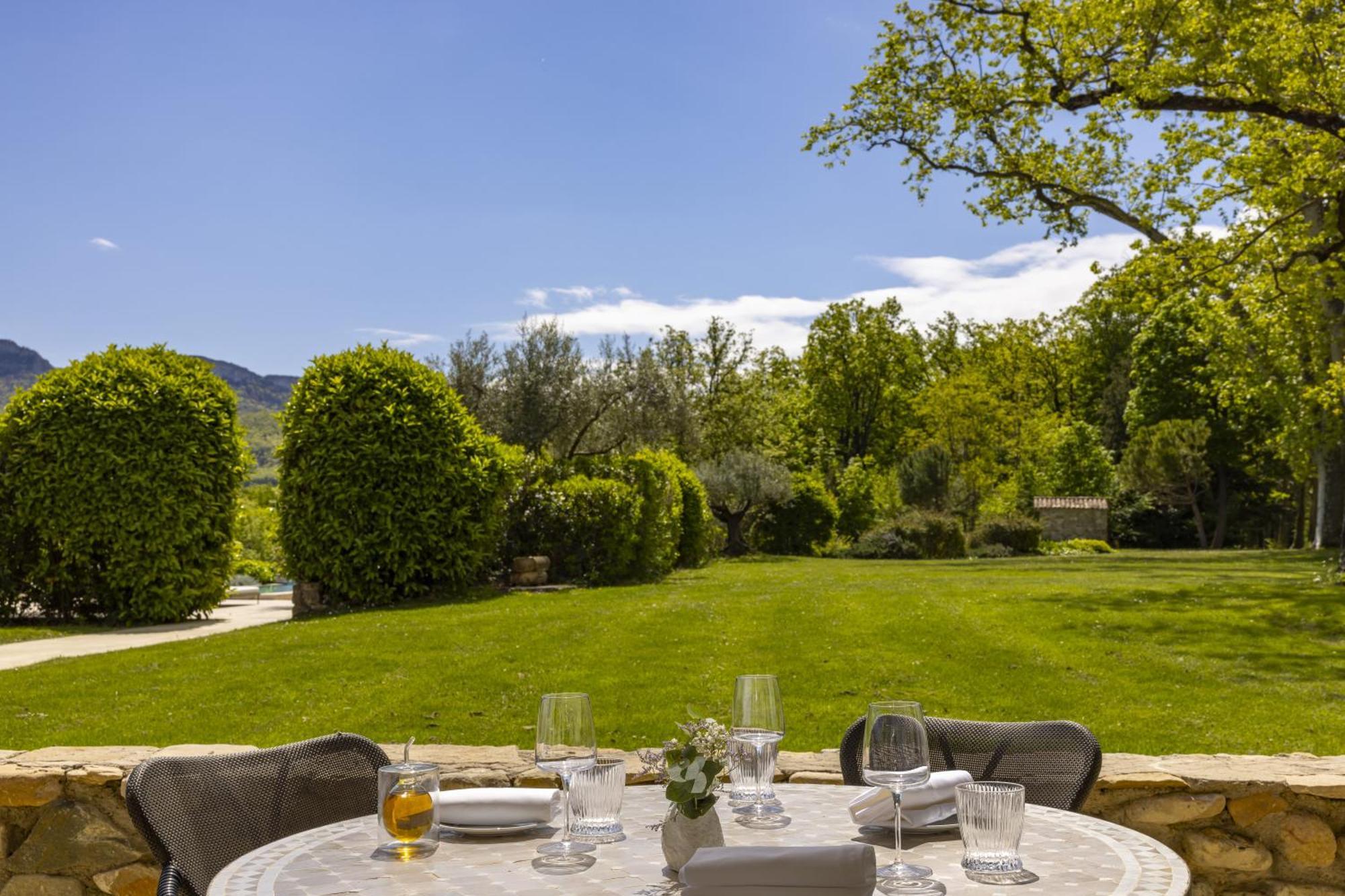 Chateau Les Oliviers De Salettes Charols 外观 照片