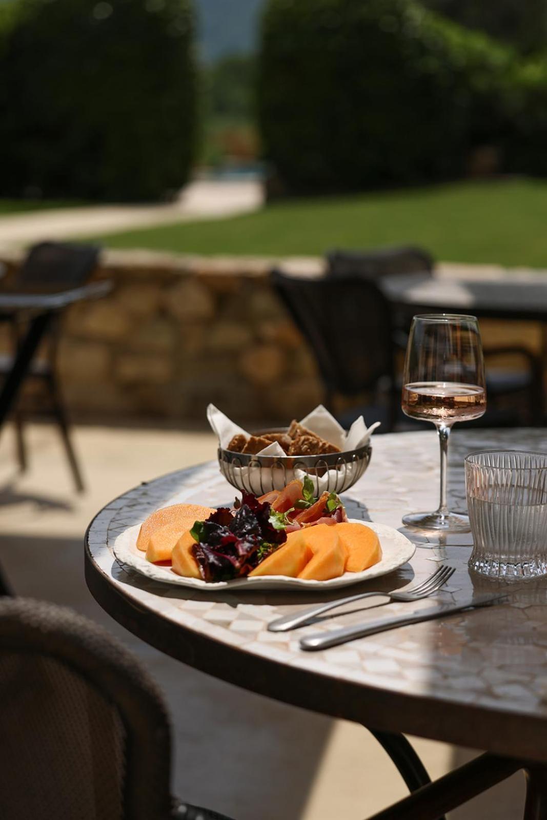 Chateau Les Oliviers De Salettes Charols 外观 照片