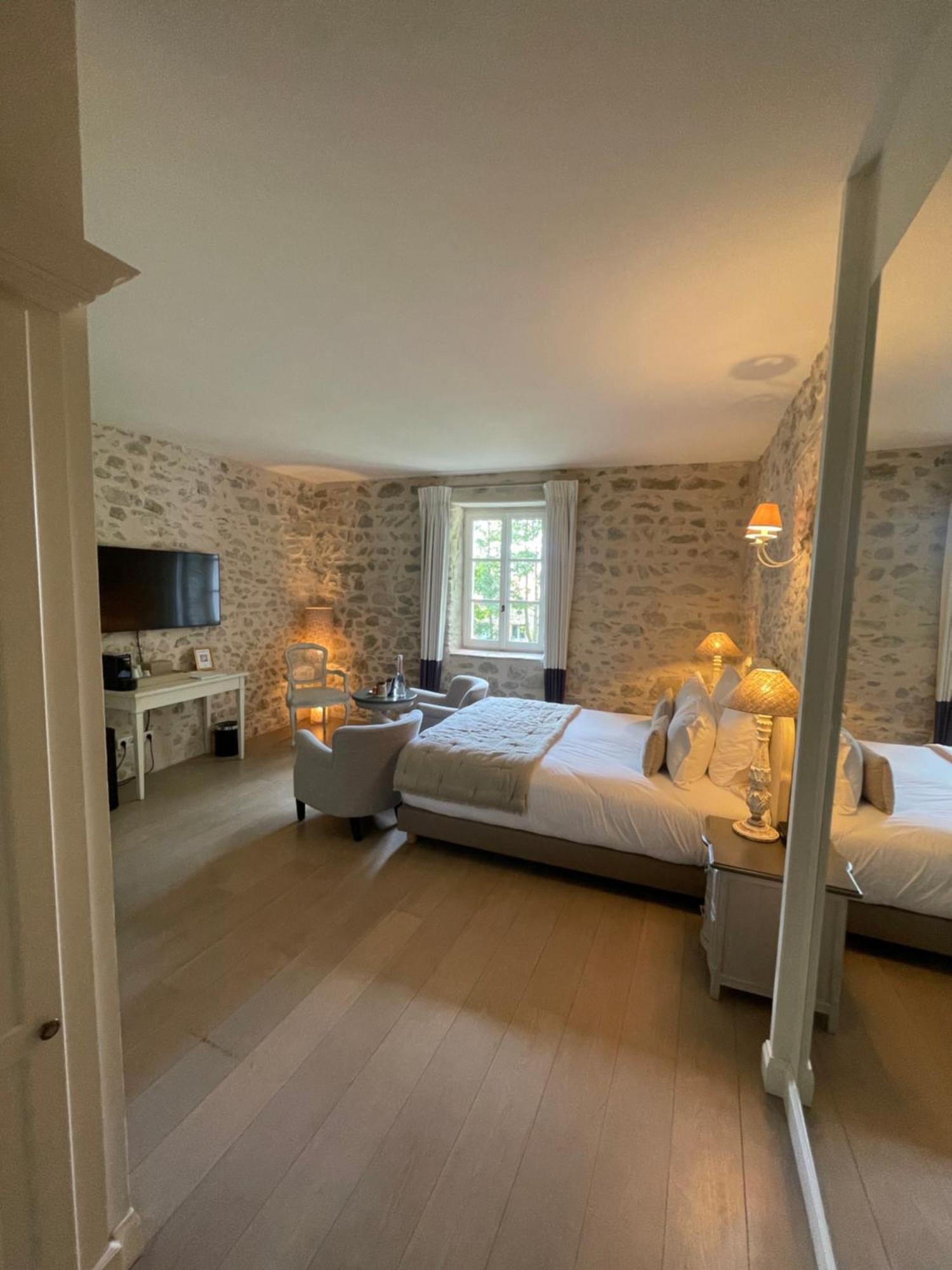 Chateau Les Oliviers De Salettes Charols 外观 照片